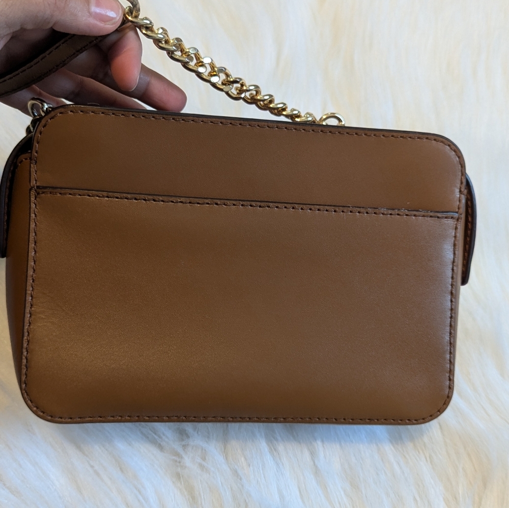 Beautiful Michael Kors crossbody purse. - Picture 9 of 16